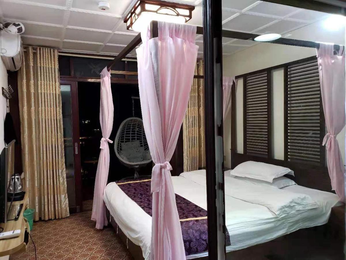 Lqj Riverside Guest House Фэнхуан Экстерьер фото